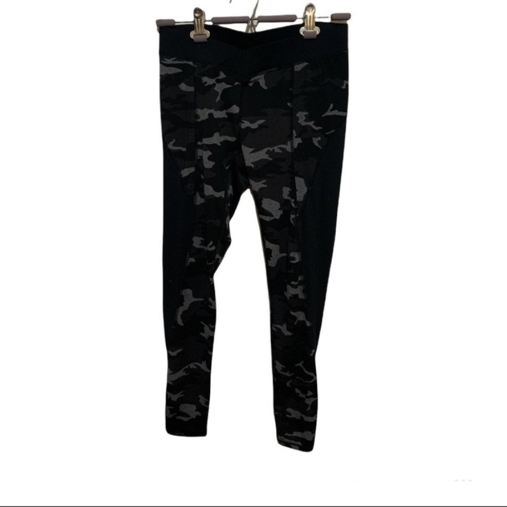 💋4/20 Camo black and grey cutout leggings